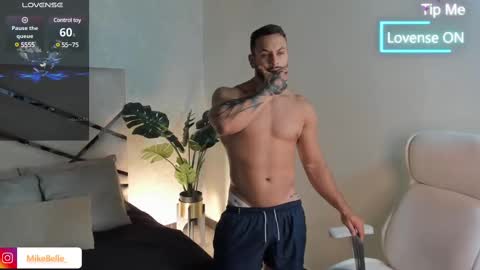 Mike Belle online show from 02-12-25, 09:11