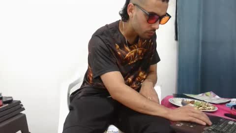 mike_leonrey22 online show from 11-28-25, 10:45