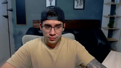 Mike Montoya online show from 04-19-26, 03:28