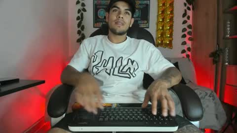 Snapshot of mikee_scooth chatting on 01-08-25, 07:45 mikee_scooth online show from 01-08-25, 07:45