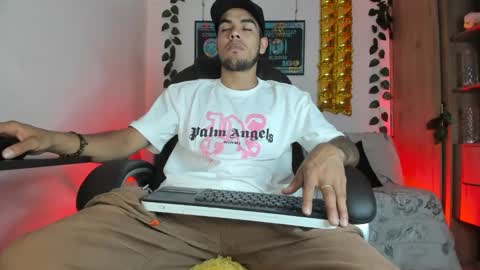 Snapshot of mikee_scooth chatting on 01-12-25, 07:10 mikee_scooth online show from 01-12-25, 07:10