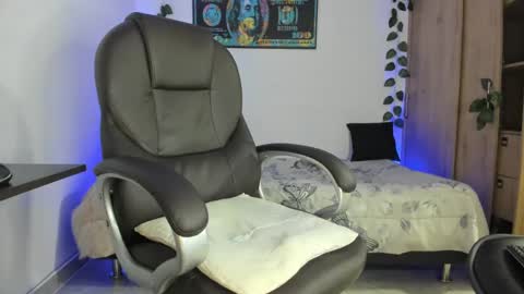 Snapshot of mikee_scooth chatting on 02-17-25, 08:19 mikee_scooth online show from 02-17-25, 08:19