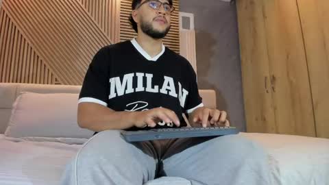 Mikeee online show from 05-21-26, 02:51