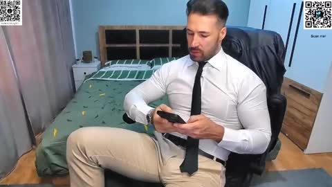 Snapshot of mikestrip chatting on 01-22-25, 12:06 Mike online show from 01-22-25, 12:06