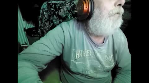 Snapshot of mikevm420 chatting on 12-05-24, 07:06 mike online show from 12-05-24, 07:06