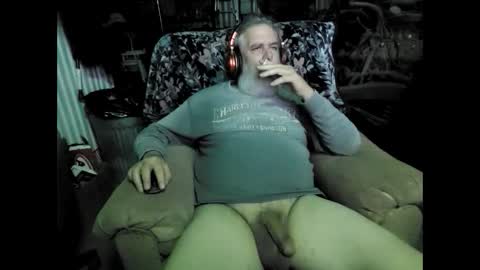 Snapshot of mikevm420 chatting on 12-05-24, 10:12 mike online show from 12-05-24, 10:12