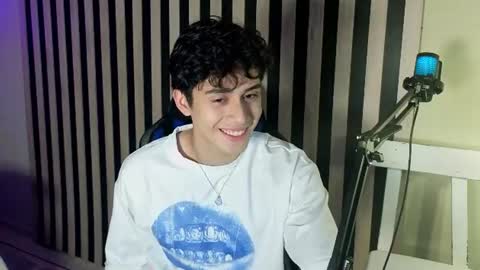 Snapshot of mikevoss_ chatting on 06-16-26, 07:16 Mike online show from 06-16-26, 07:16