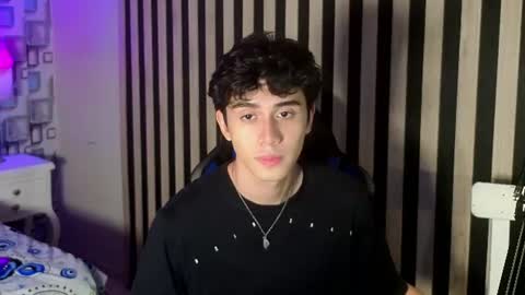 Snapshot of mikevoss_ chatting on 06-17-26, 07:15 Mike online show from 06-17-26, 07:15