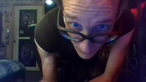 Snapshot of mikey33436 chatting on 09-24-25, 01:09 Michael online show from 09-24-25, 01:09