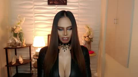 Mistress MikeyAlawi online show from 12-04-24, 06:39