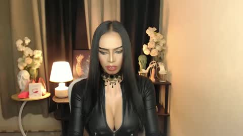 Mistress MikeyAlawi online show from 02-01-25, 10:15