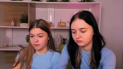 miki_ti online show from 10-23-25, 08:35