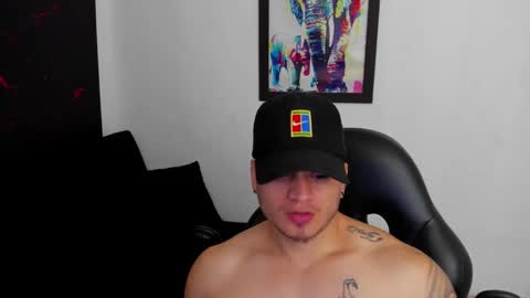 Snapshot of mikke_love chatting on 10-14-25, 04:08 MIKKE online show from 10-14-25, 04:08