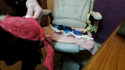 Snapshot of mikky36b chatting on 02-08-25, 12:06 Michael online show from 02-08-25, 12:06