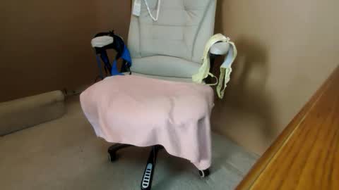 Snapshot of mikky36b chatting on 03-09-25, 11:58 Michael online show from 03-09-25, 11:58