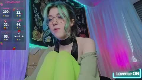 Snapshot of miko_meow chatting on 04-30-26, 12:33 Miko online show from 04-30-26, 12:33