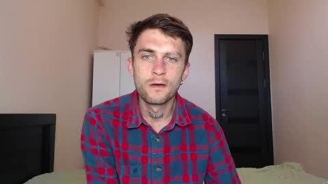 Snapshot of mikw63 chatting on 06-08-26, 06:47 Sin online show from 06-08-26, 06:47