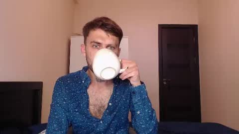 Snapshot of mikw63 chatting on 06-14-26, 06:59 Sin online show from 06-14-26, 06:59
