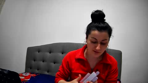 Mikyloveu online show from 12-29-24, 02:42