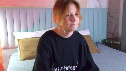 Snapshot of mila_blum chatting on 04-10-26, 05:28 mila_blum online show from 04-10-26, 05:28
