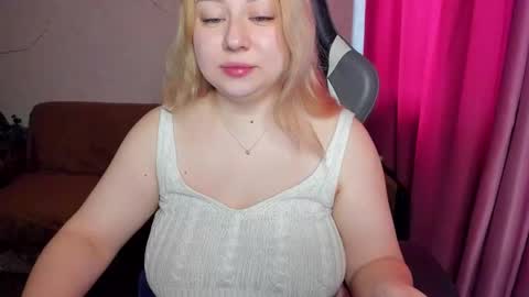 Mila shy sensual person  online show from 11-06-25, 08:04