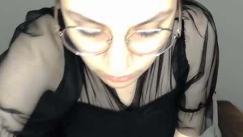 mila_keyy online show from 05-13-26, 08:16