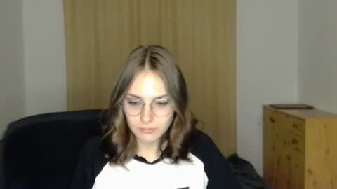 mila_keyy online show from 07-22-26, 09:39