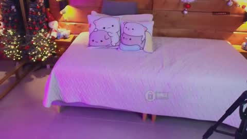 Milena  online show from 12-22-25, 11:18