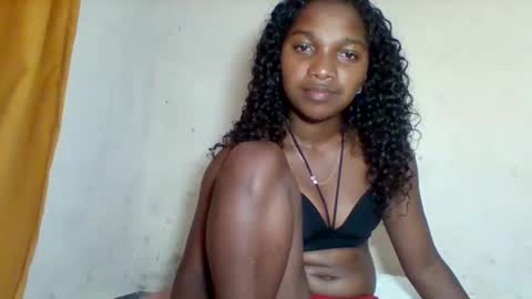 mila_lunah online show from 03-22-26, 12:52