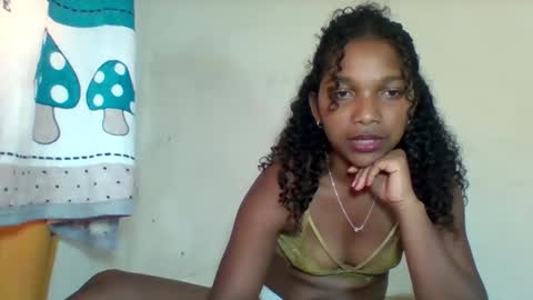 mila_lunah online show from 03-26-26, 06:52