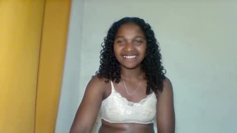 mila_lunah online show from 04-05-26, 07:55