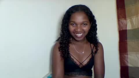 mila_lunah online show from 04-22-26, 03:53