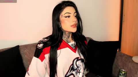 Snapshot of mila_monty__ chatting on 05-08-26, 03:45 online show from 05-08-26, 03:45