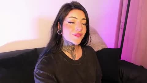 Snapshot of mila_monty__ chatting on 06-18-26, 03:40 online show from 06-18-26, 03:40