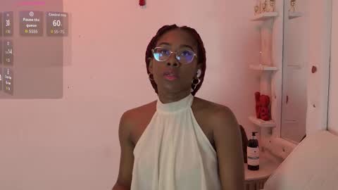 Mila  Max online show from 11-18-25, 12:09