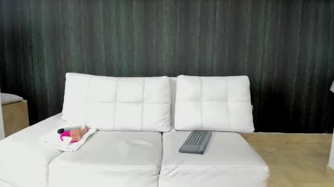          online show from 01-21-25, 09:04