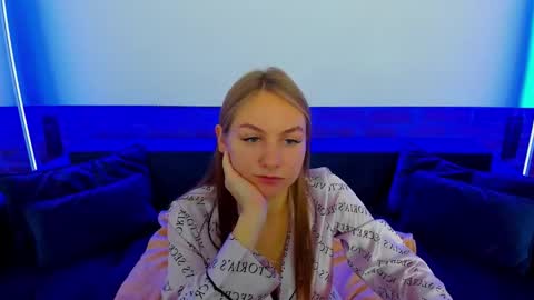 Milla online show from 11-07-25, 07:19