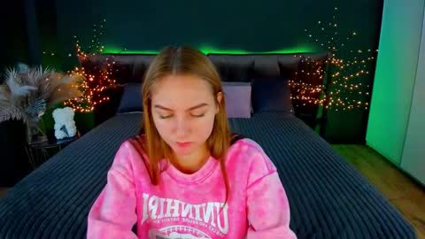 Milla online show from 11-29-25, 07:11