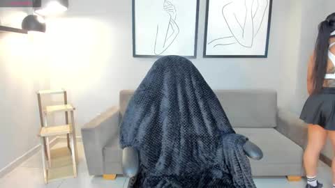 Snapshot of milacoleman chatting on 09-27-25, 07:19 Mila online show from 09-27-25, 07:19