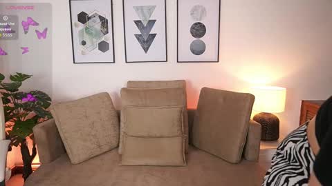 milacrave online show from 09-17-25, 11:34