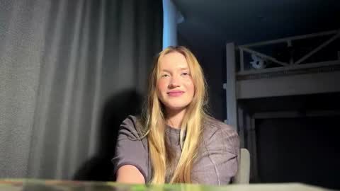 Snapshot of milacrummell chatting on 06-17-26, 03:57 Haley online show from 06-17-26, 03:57