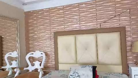 miladiosa online show from 07-30-26, 11:42