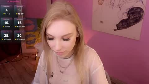 Snapshot of miladuales chatting on 05-13-26, 06:00 Mila online show from 05-13-26, 06:00
