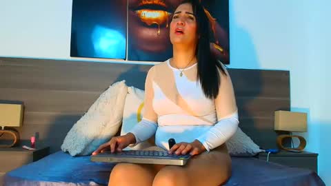 Snapshot of milahot23 chatting on 05-04-26, 10:44 mila online show from 05-04-26, 10:44