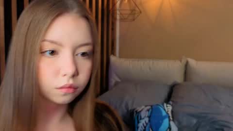 Snapshot of milaice chatting on 04-29-26, 03:16 Mila online show from 04-29-26, 03:16