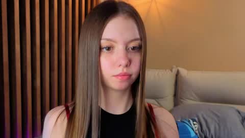 Snapshot of milaice chatting on 05-06-26, 03:39 Mila online show from 05-06-26, 03:39