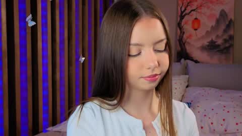 Snapshot of milaice chatting on 06-06-26, 03:06 Mila online show from 06-06-26, 03:06
