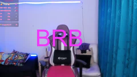 Snapshot of milakunisxx chatting on 05-27-26, 01:57 Lorena online show from 05-27-26, 01:57
