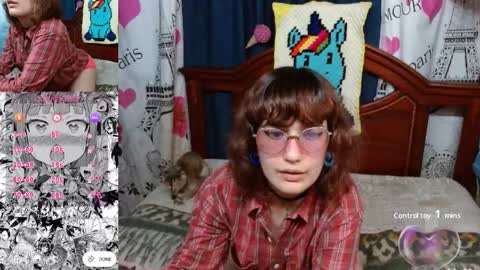 Snapshot of milalunala chatting on 10-14-25, 10:32 Mila-Lunala online show from 10-14-25, 10:32