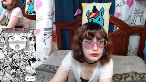 Snapshot of milalunala chatting on 10-15-25, 06:19 Mila-Lunala online show from 10-15-25, 06:19